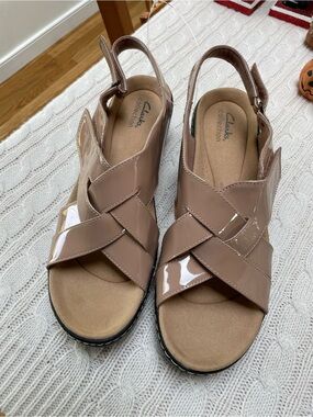 Clarks Collection sz 11 Merliah Echo slingback Sandals glossy Praline Patent